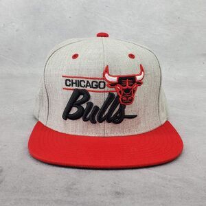 Rare Mitchell & Ness Chicago‎ Bulls Script Logo Adjustable Snapback Hat Grey Red